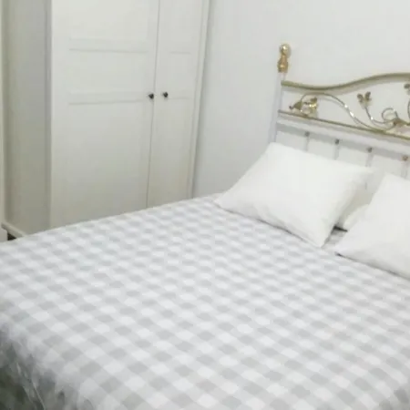 Elegant In Tomares, Private Pool And Enclosed Garden *