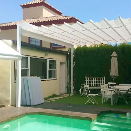 Villa Elegant In Tomares, Private Pool And Enclosed Garden *
