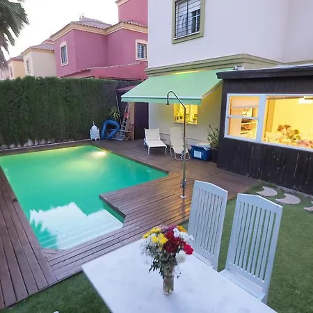 Elegant In Tomares, Private Pool And Enclosed Garden